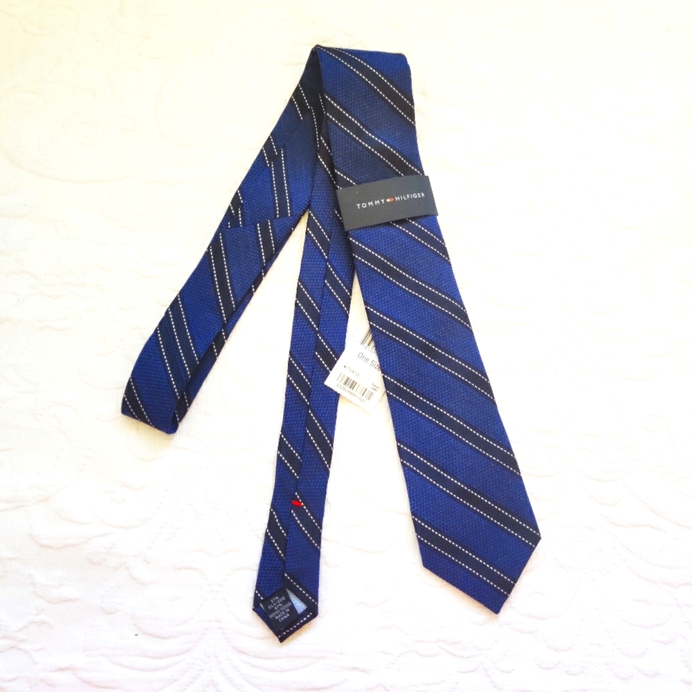 Tommy Hilfiger silk blend striped tie. NWT. Blue.